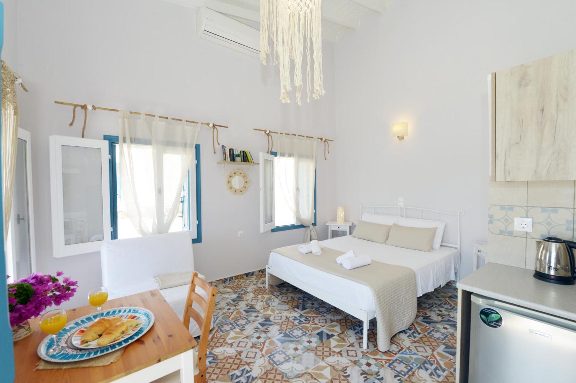 Spitakia Apartment Chalki Town Ngoại thất bức ảnh